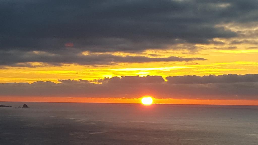 مبيت وإفطار هاستَنغ Sunset المظهر الخارجي الصورة